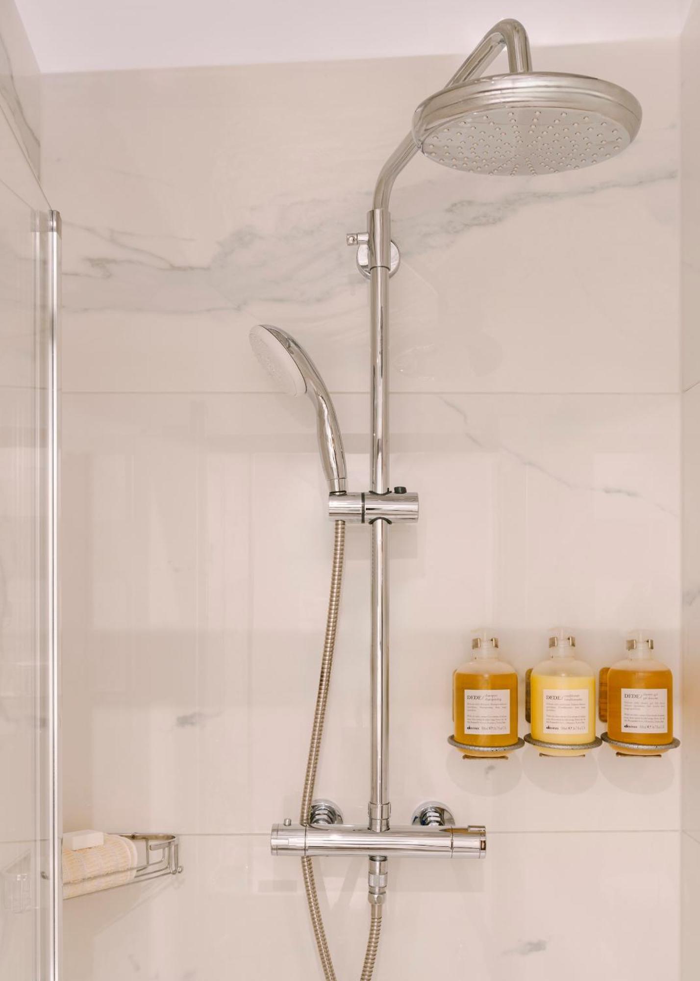 Sonder The Voyage Hotel Londen Kamer foto